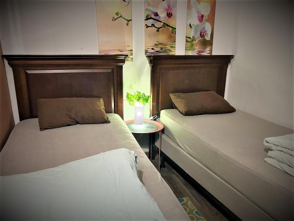 Bern Hostelキシナウ エクステリア 写真