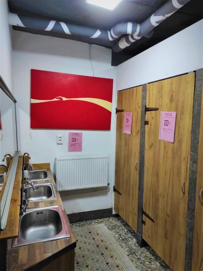 Bern Hostelキシナウ エクステリア 写真